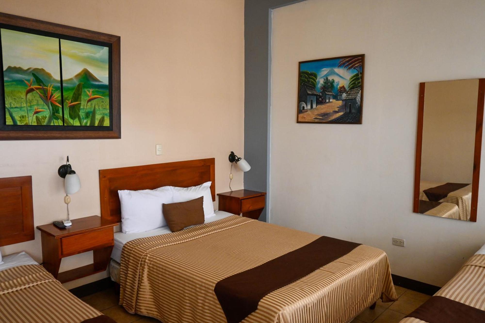 Hotel Las Colinas La Fortuna Luaran gambar